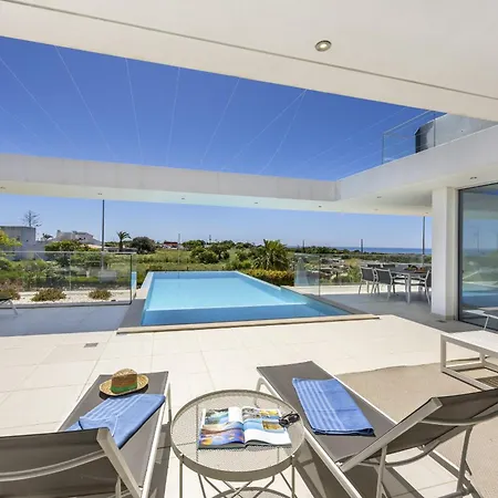 Coolhouses Algarve Lagos, Camilo Λάγος