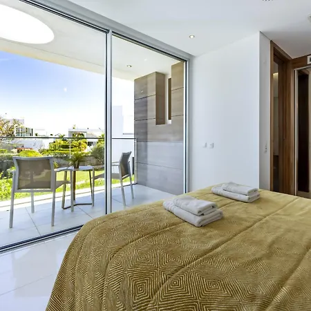 Coolhouses Algarve Lagos, Camilo Villa