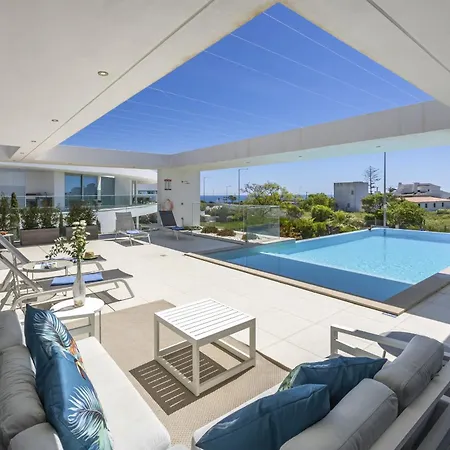 Coolhouses Algarve Lagos, Camilo