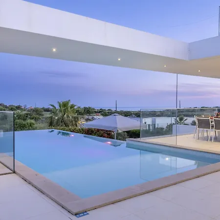 Coolhouses Algarve Lagos, Camilo Villa *