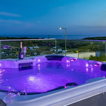 Coolhouses Algarve Lagos, Camilo
